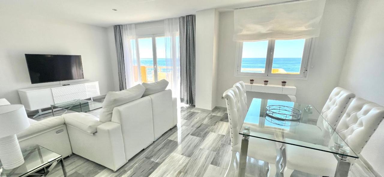 Beachfront In Apartment